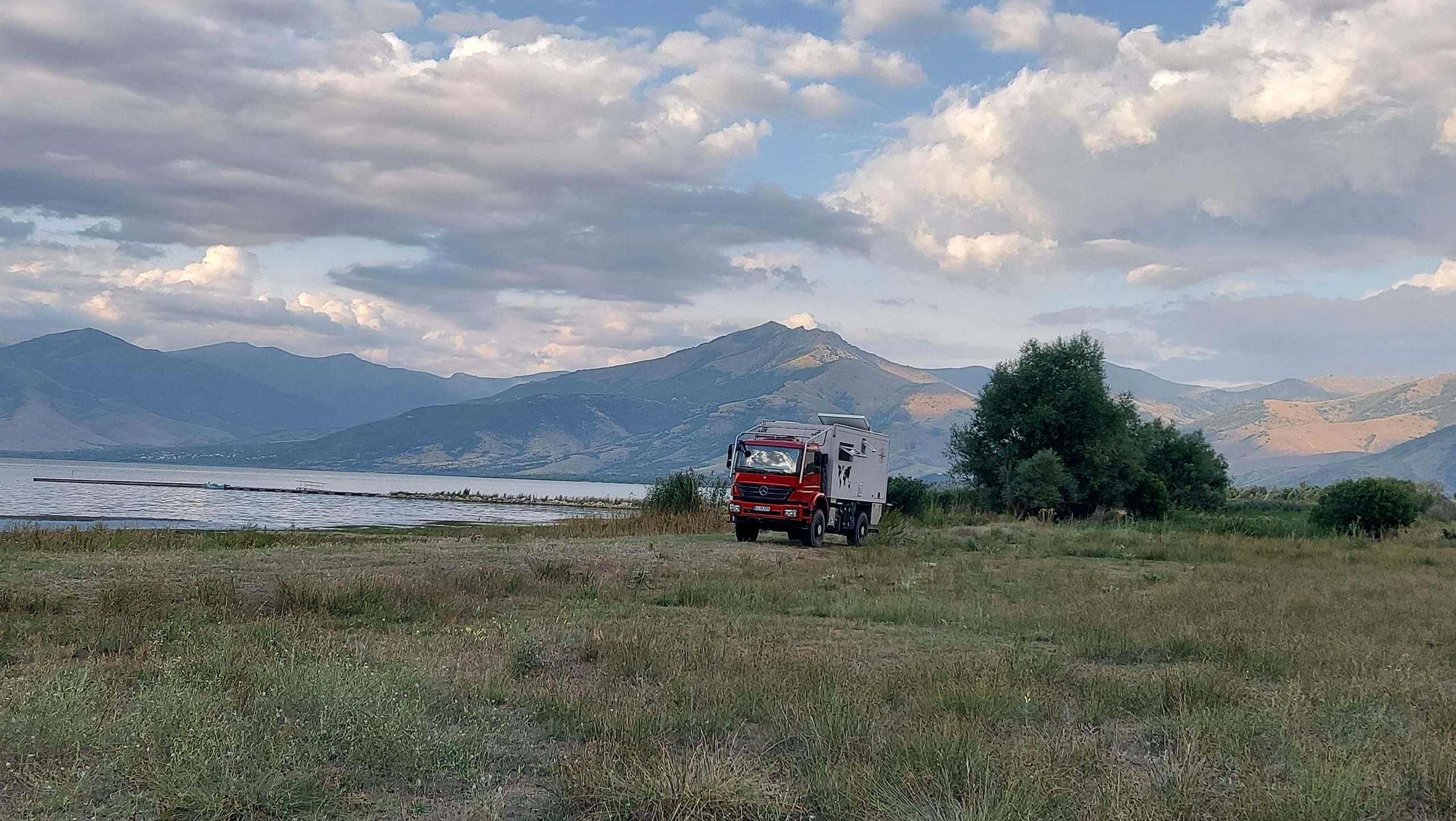 August: Über den Kastoria-Bergpass zu den Prespa-Seen